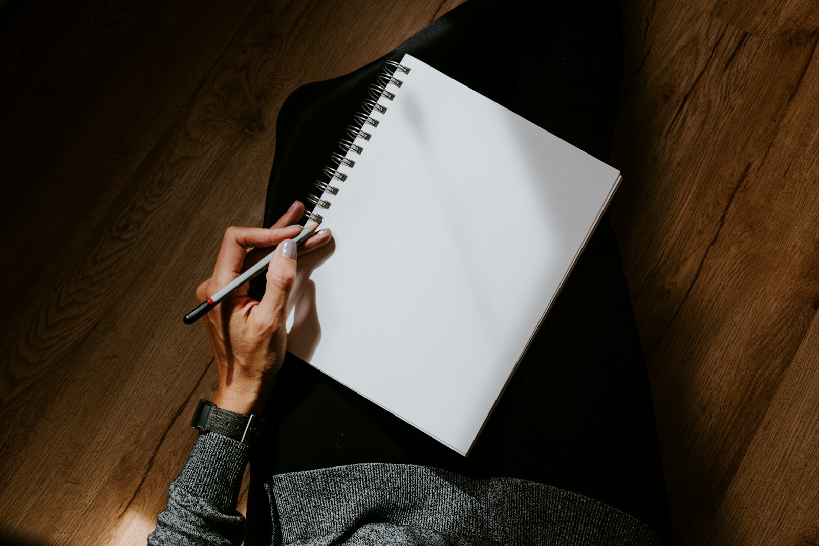 Writing down thoughts before making a decision